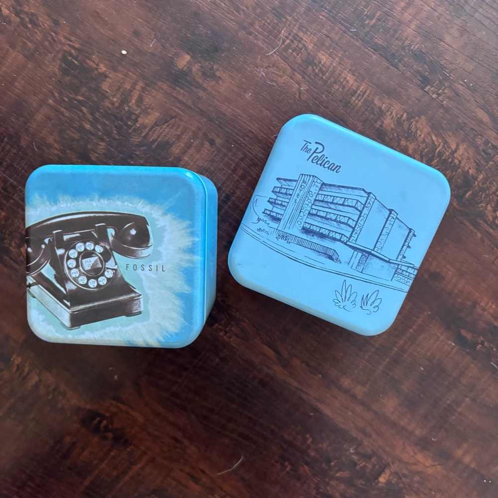 Fossil Blue Retro Tin Set